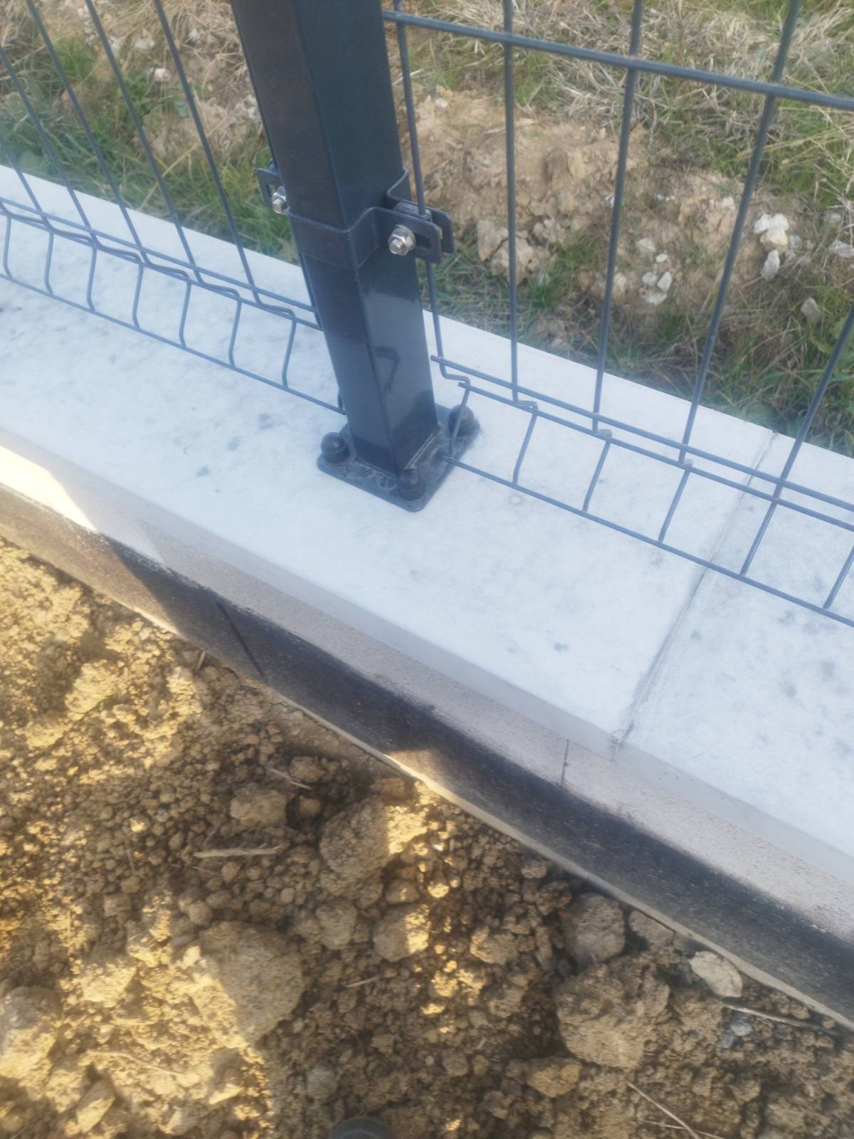 Kompletné betónové oplotenie